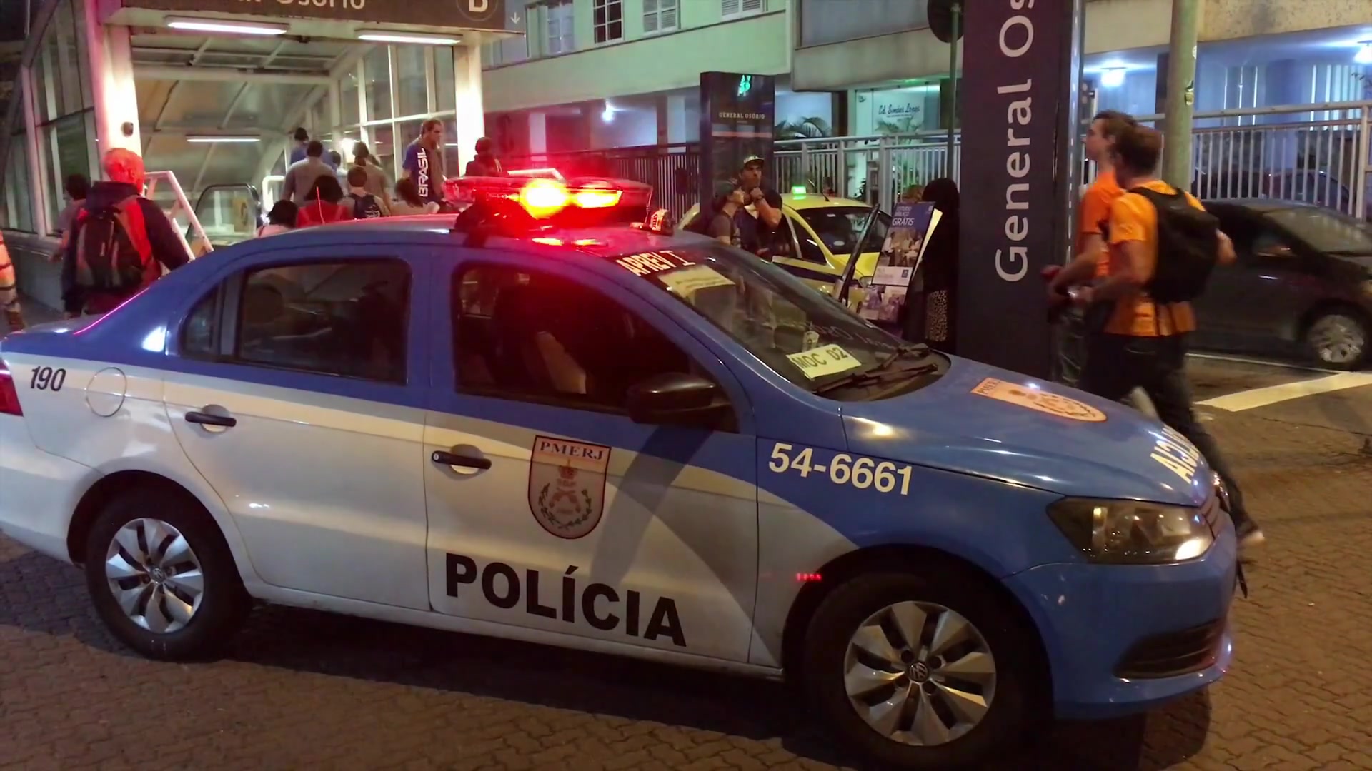 Jak gadać z policją na drodze, czyli poradnik z TikToka który zmieni ci życie